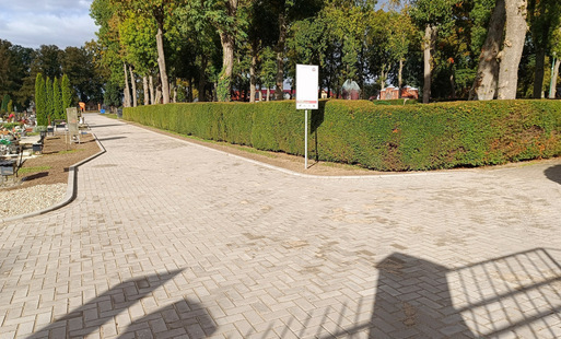 Zdjęcie do Zakończono modernizację alejek na Cmentarzu Komunalnym w Trzcińsku-Zdroju