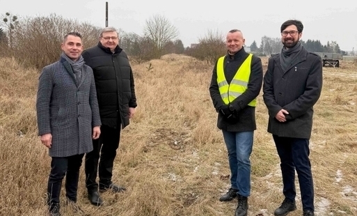 Zdjęcie do   Rusza realizacja ścieżki rowerowej z G&oacute;ralic &ndash; przekazanie terenu budowy