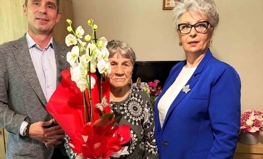 Zdjęcie do Kolejny piękny jubileusz w naszej gminie! Pani Jadwiga świętowała 90. urodziny