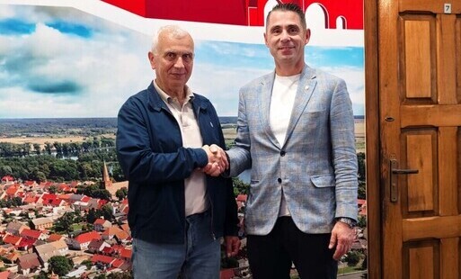 Zdjęcie do Nowe oświetlenie drogowe w Rosnowie i Strzeszowie &ndash; umowa na rozbudowę sieci podpisana
